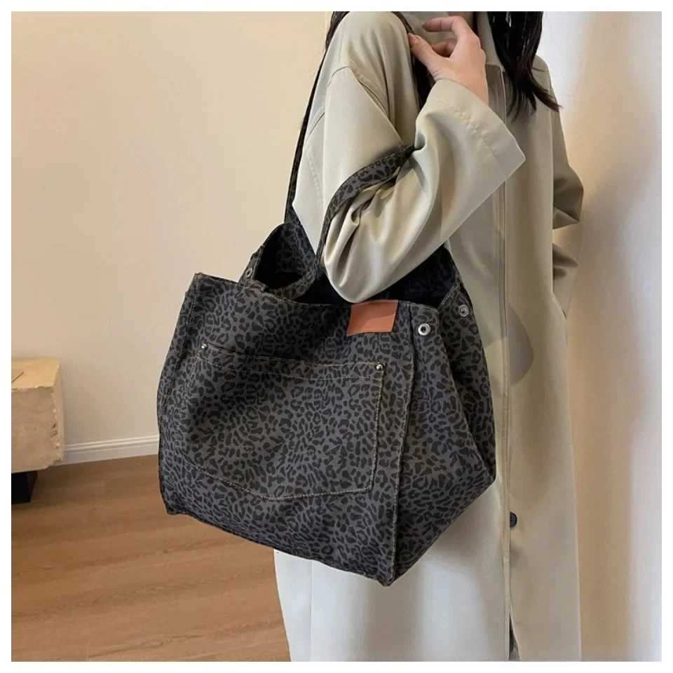 Leopard Print Canvas Tote Bag Large Capacity Fashion Shoulder Bag for School Work Shopping Retro Handbag G250729