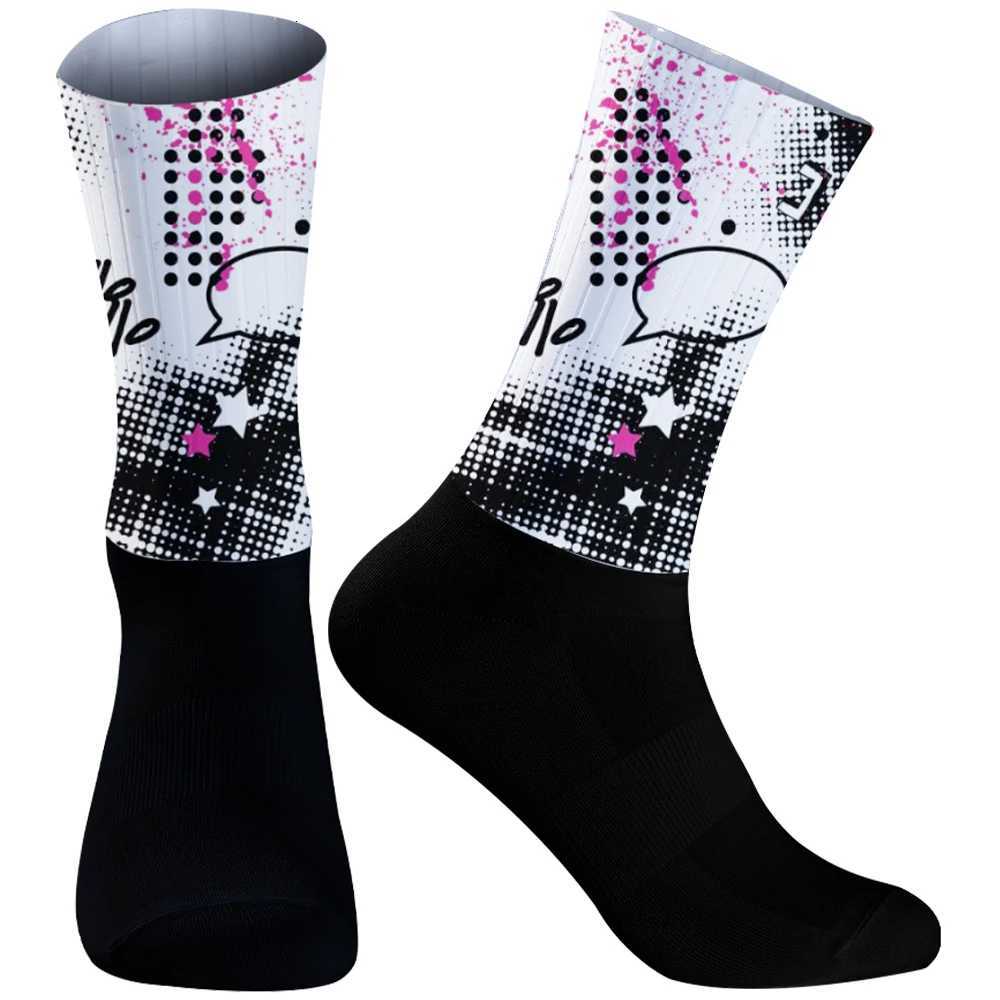 Summer Comfortable Sweat Non-Slip Graffiti Skull Patterns Cycling Socks New Highway Motion Basketball Cycling Socks Z250731