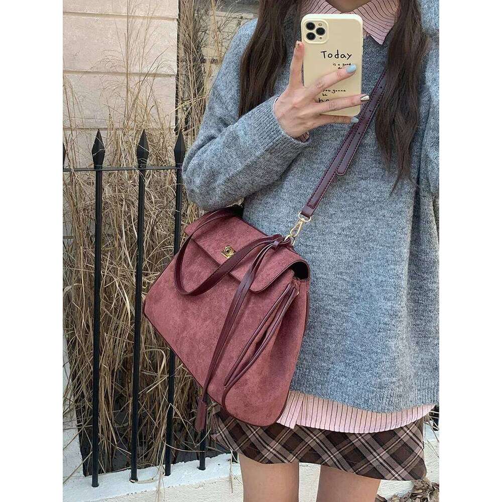 Vintage Matte Women's Tote Large Capacity Commuter Underarm Bag Autumn/Winter High-End Feel Versatile Crossbody Single Shoul