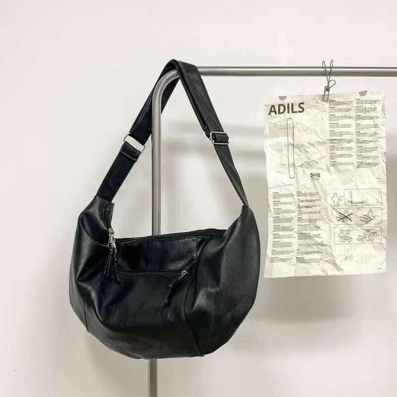 Large Capacity Men's Locomotive Riding Personalized Cross-body Messenger Underarm Shoulder Oblique Fiess Bag Casual