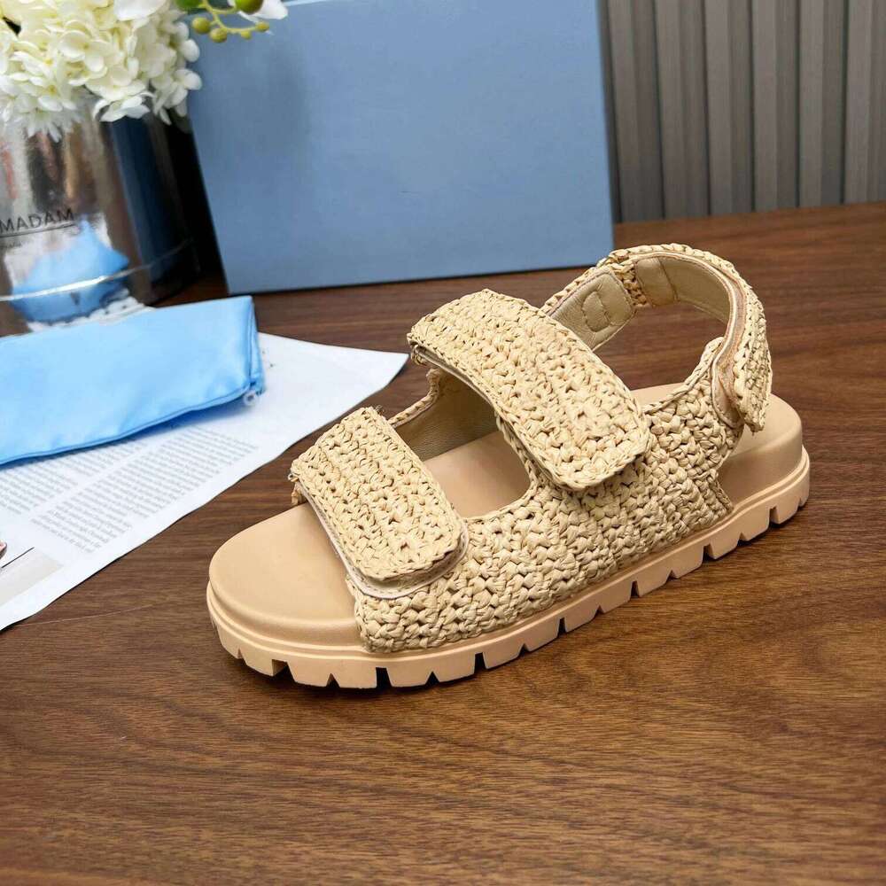 New Women Size35-41 Weaving Beach Sandals Genuine Leather Flats Solid Colors Hook Loop Designer Shoes Zapatillas De Mujer c17