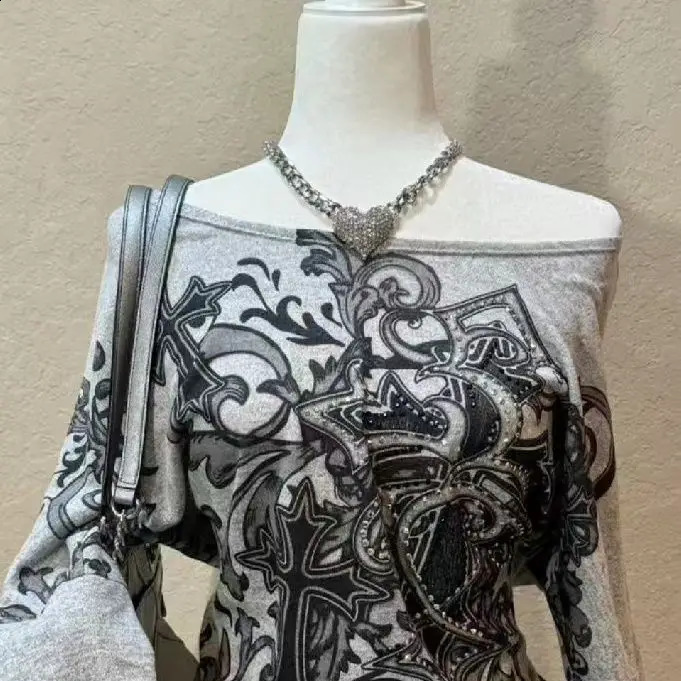 Onalippa American Retro Cross Print One Shoulder Long Sleeve T-shirt Women Autumn Slim Fit Slimming Pressed Diamond Top 250725