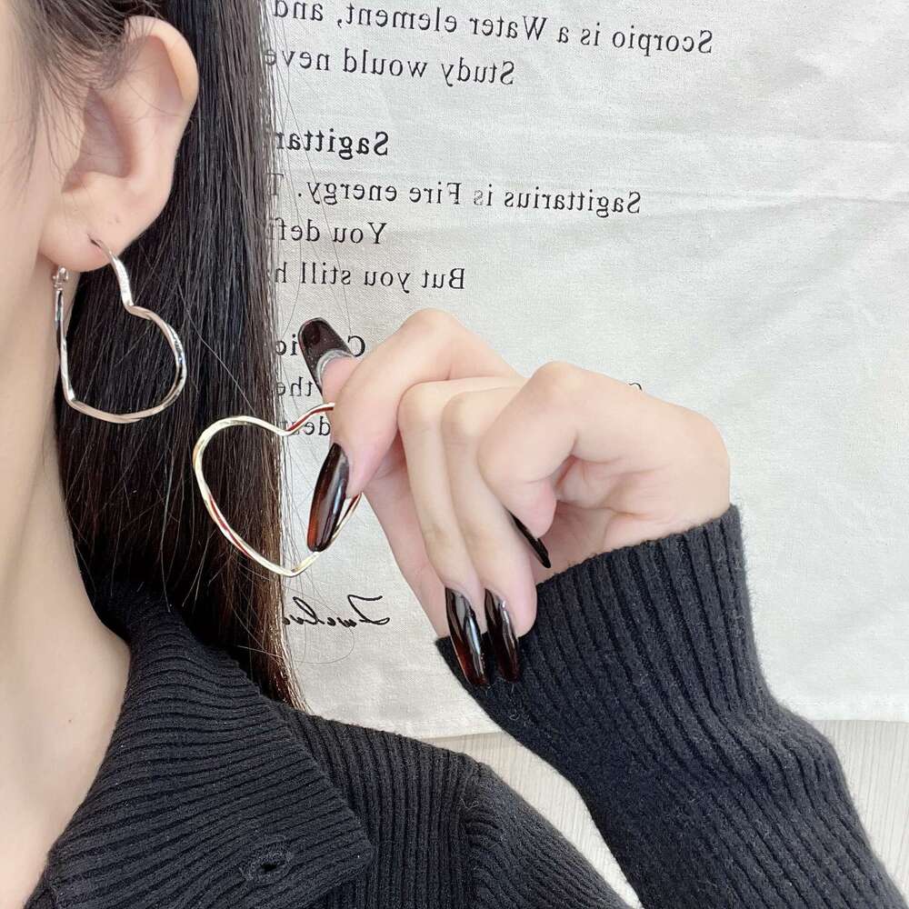 Minimalist Cool Style Sier Large Hoop Women, Simple Geometric Heart Earrings, Exaggerated Daily Earrings for Women 748