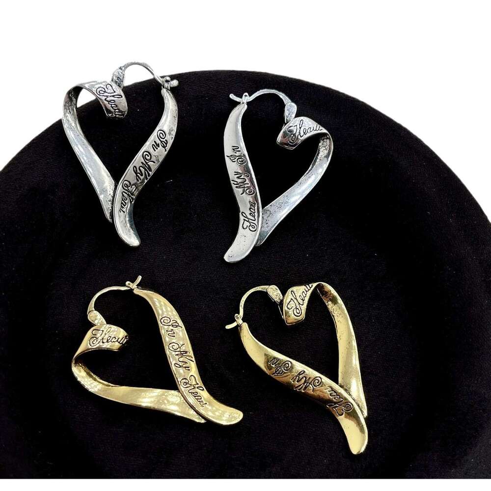 Metal Letter Heart 2024 New Style Earrings Light High-end Sense Buckle Punk Antique Bronze Color Ear Studs 64a