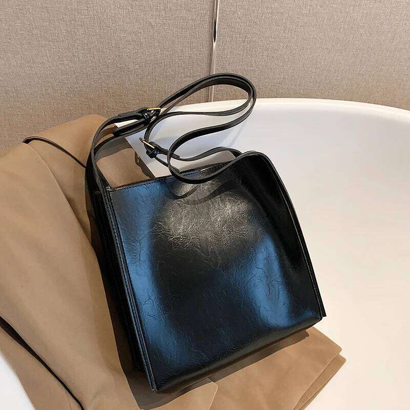 Quality Women Tote Bags Shiny Leather Shopper Shoulder Bag Retro Large Capacity Shopping Totes 2023 Designer Handbag Lady