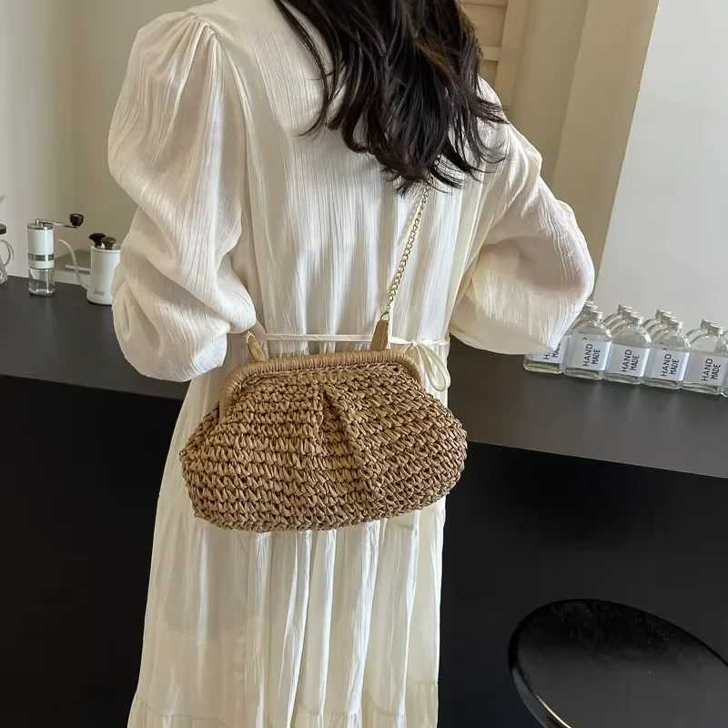 Exquisite Hollow Out Straw Woven Crossbody Bags 2025 Summer New Fresh Simple Bags for Women Casual Versatile Shoulder Bags Y250730