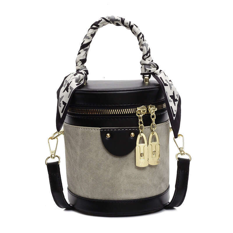 Summer New Fashion Niche for Women, Stylish and High-Value Crossbody Bag, Handheld Bucket Bag