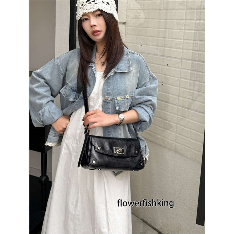 Pillow Spring Summer Genuine Leather Crossbody for Women New Rivet Women's Cowhide Niche High-end Commuter Shoulder Bag B5