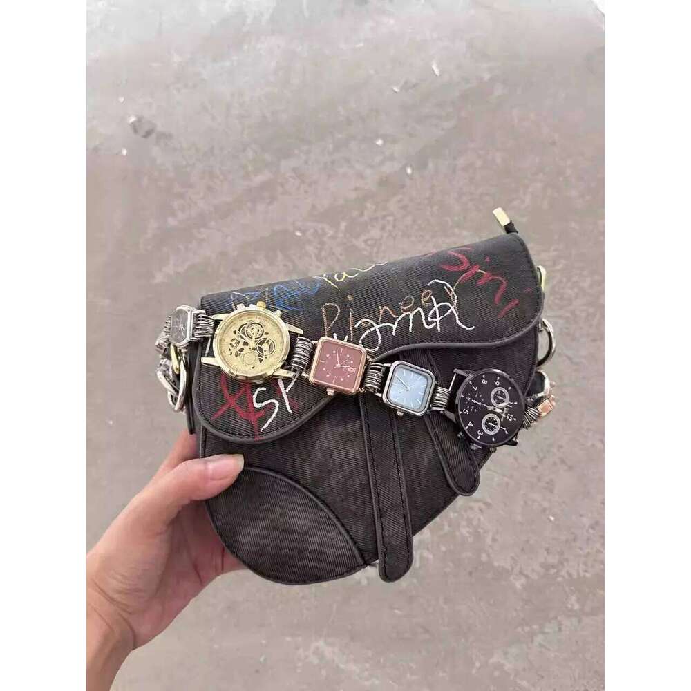 Luxury Designer Niche Couple Hand Painted Graffiti Saddle Unisex Vintage Watch Shoulder Strap Crossbody Adult Punk Design Underarm Bag