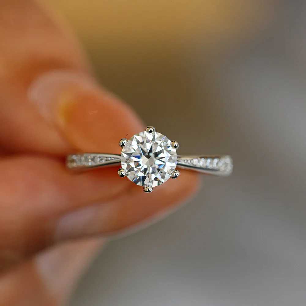 925 Sterling Silver Moissanite Ring for Women Six Prong Classic Crown Engagement Ring Ideal for Daily Wear Wedding Engagement y250730