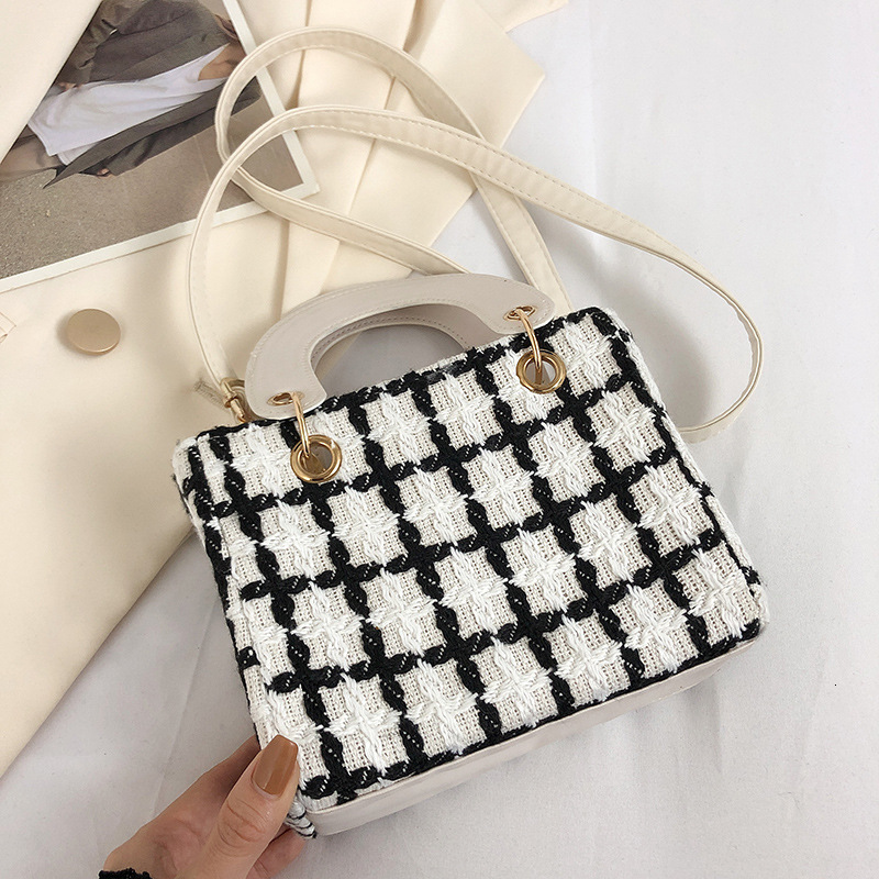 Autumn Winter Womens Bag Single Shoulder Korean Version Crossbody Bag Artistic Small Fresh Stylish Versatile Plaid Handbag 250731