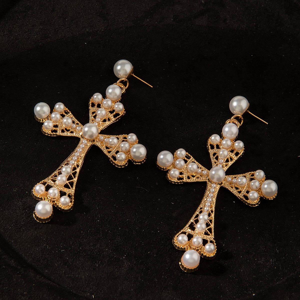 Designer Earrings For Women's Earrings Accessories Ear Cuff Fashionable Luxury Pearl Inlaid Earrings Metal Meometric Cross Earrings