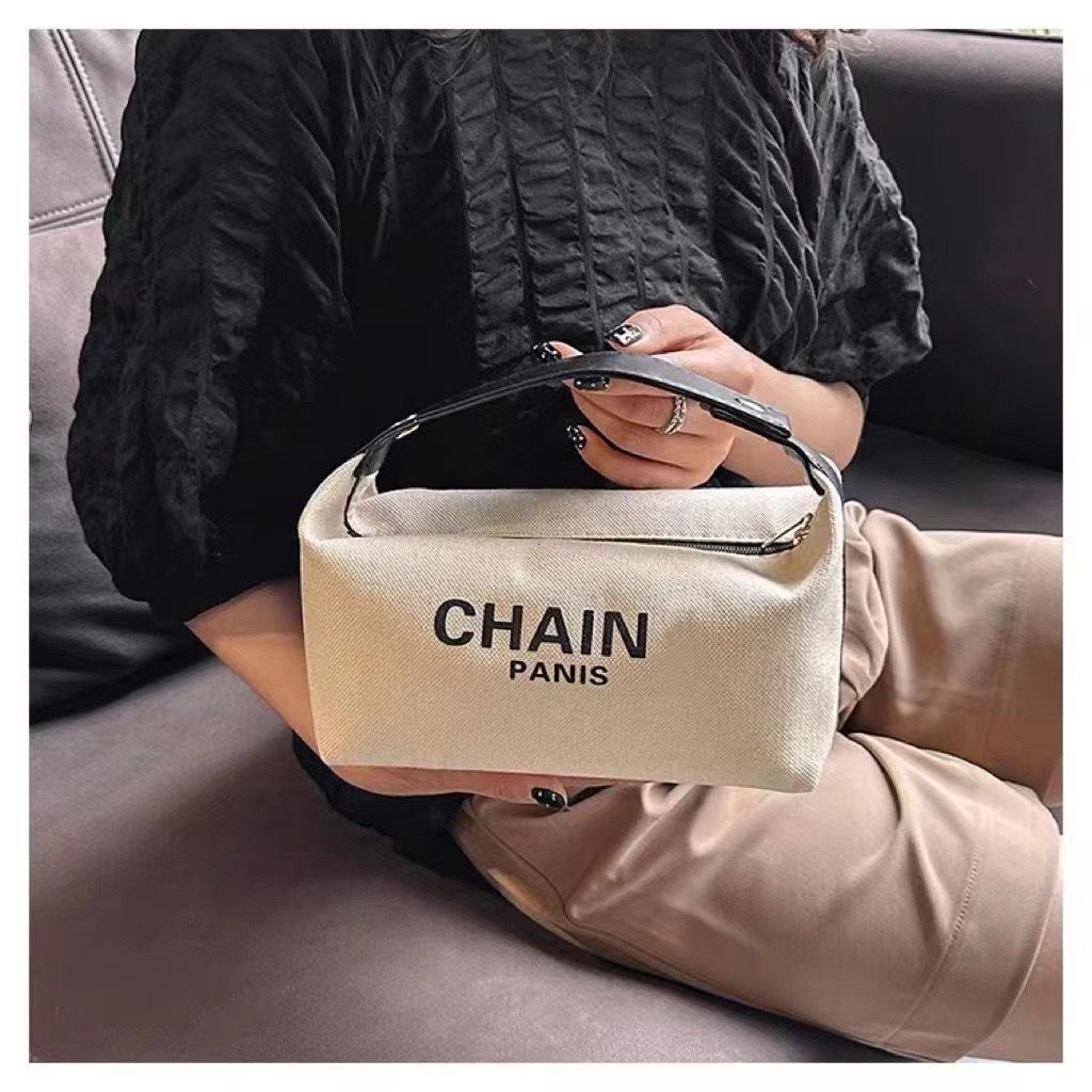 2025 Viral Large Capacity Makeup Bag Women's Portable High end Travel Handbag Toiletries Storage Stylish Trendy Durable Organized Practical