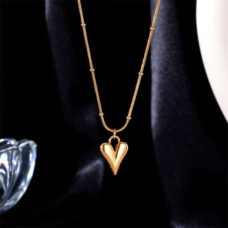 designer Fashion Niche High-End Minimalist Chain Heart Metal Titanium Steel Cool Style Versatile Necklace