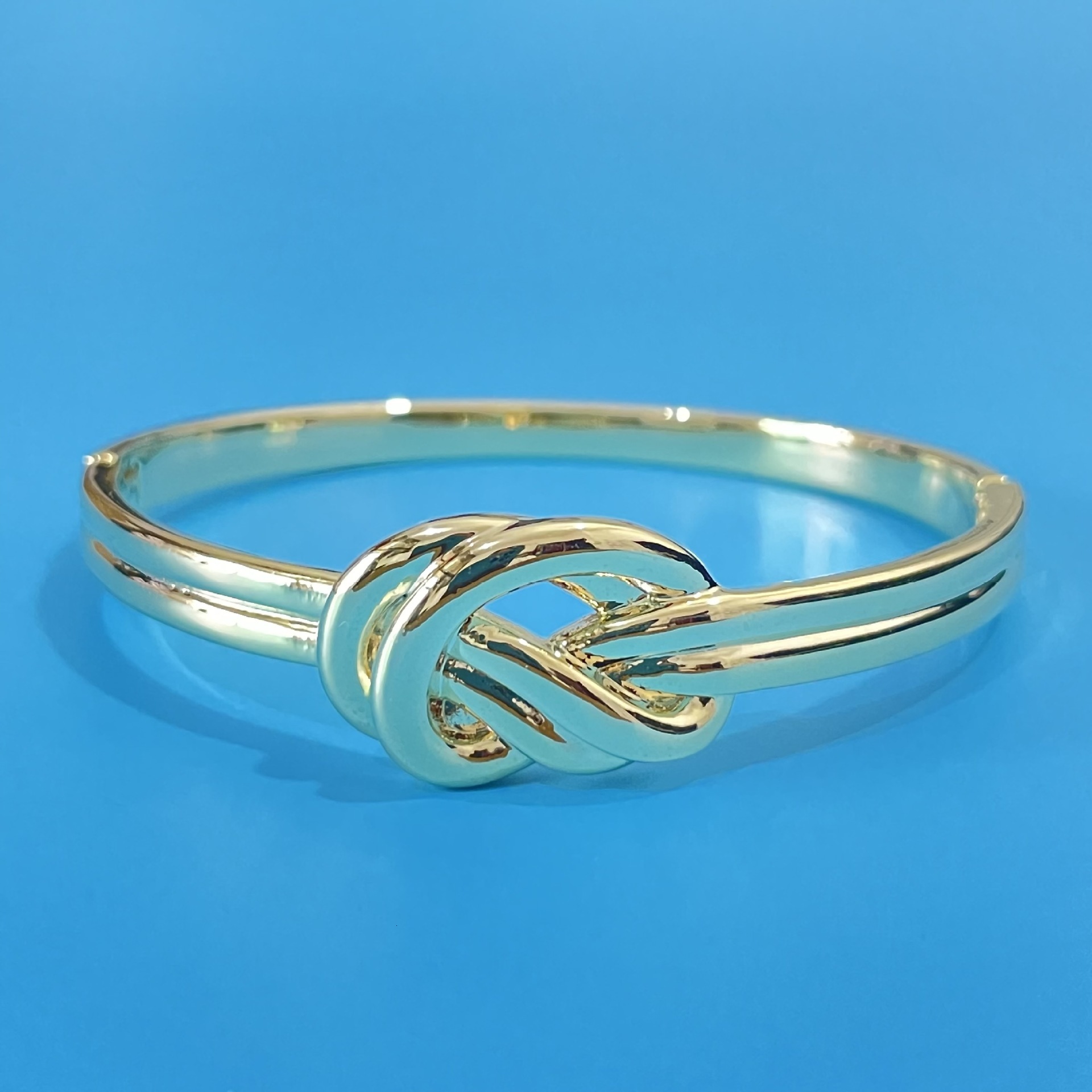 Handmade Knot Bracelet Eternal Knot Design Minimalist Style Designer Bracelet Simple Jewelry Madam Heart Knot Wrap Trendy Unisex Bracelet