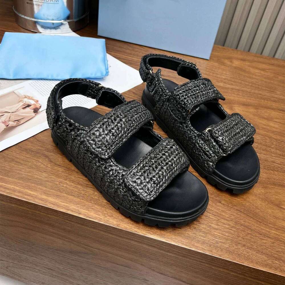 New Women Size35-41 Weaving Beach Sandals Genuine Leather Flats Solid Colors Hook Loop Designer Shoes Zapatillas De Mujer c17