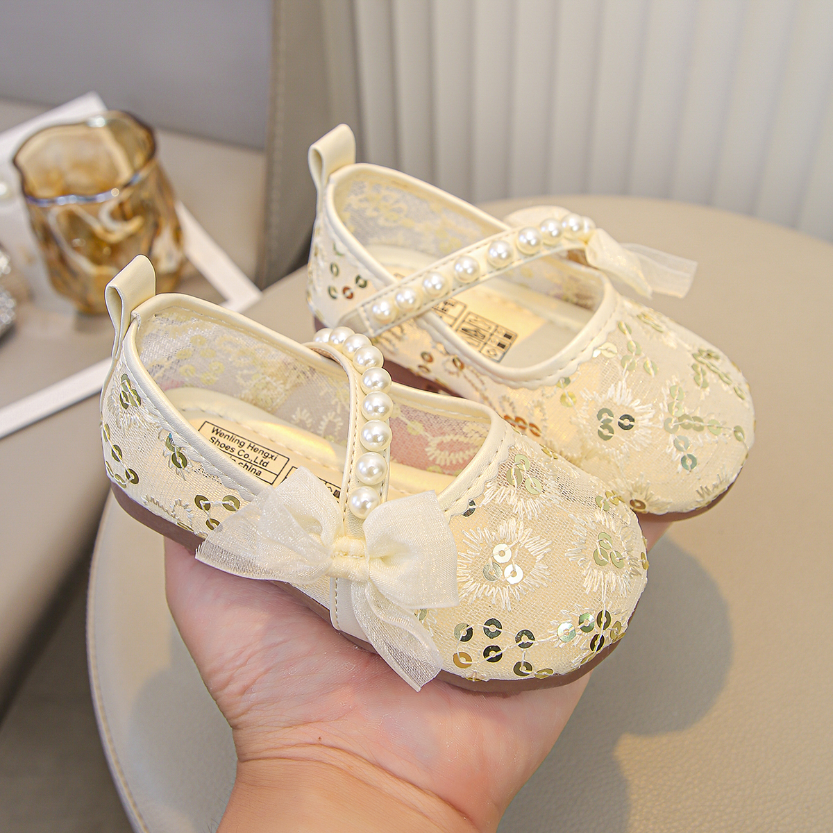 Sweet hanfu ride girls lace embroidered shoes pearl bow Exquisite single shoes