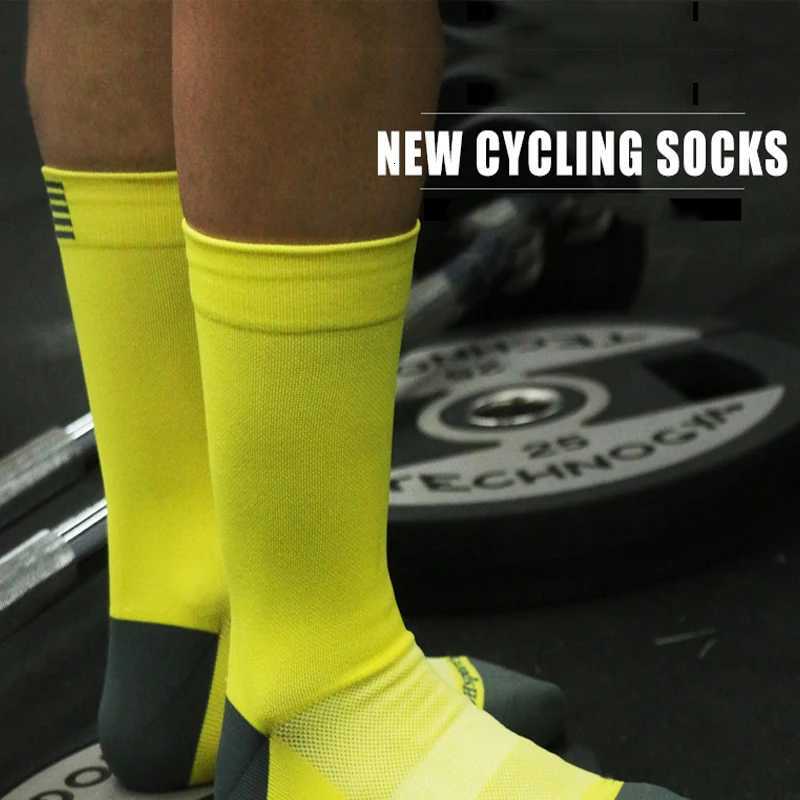 4 Pairs Cycling Socks Men Mesh Road Bicycle Socks High Quality Professional Competition Sport Riding Soccer Breathable Bike Socks Z250731