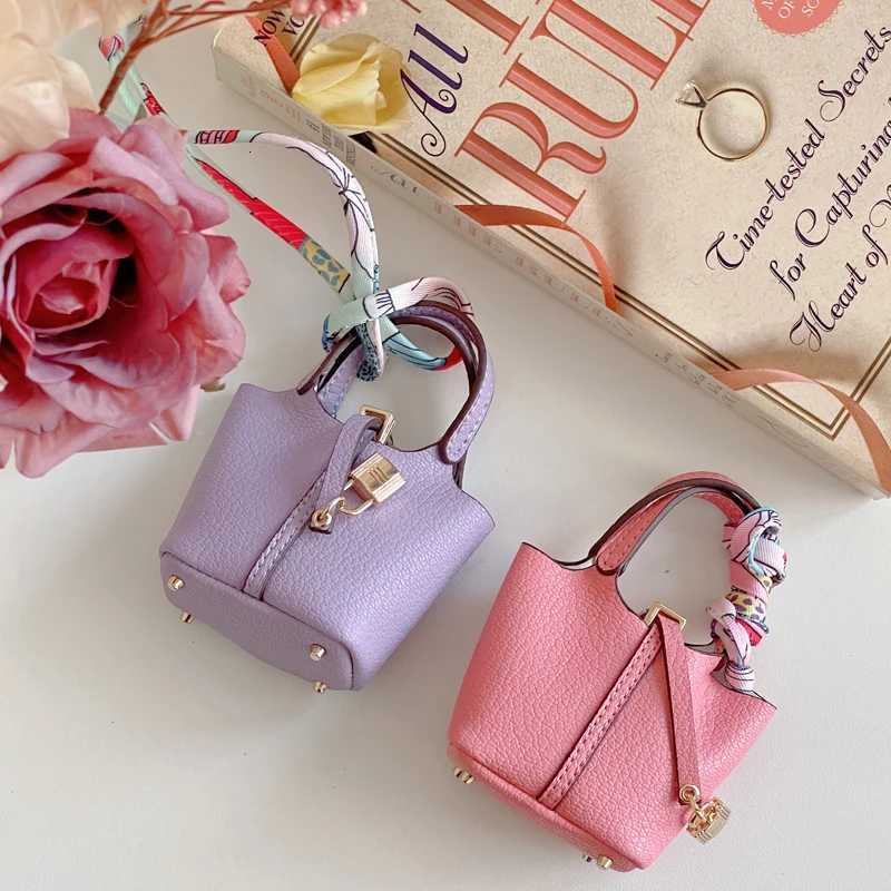 Mini Small Basket Headphone Bag For AirPods 4 Leather Car Keychain Pendant Creative Bluetooth Earphone Bag Small Items Handbag Y250731