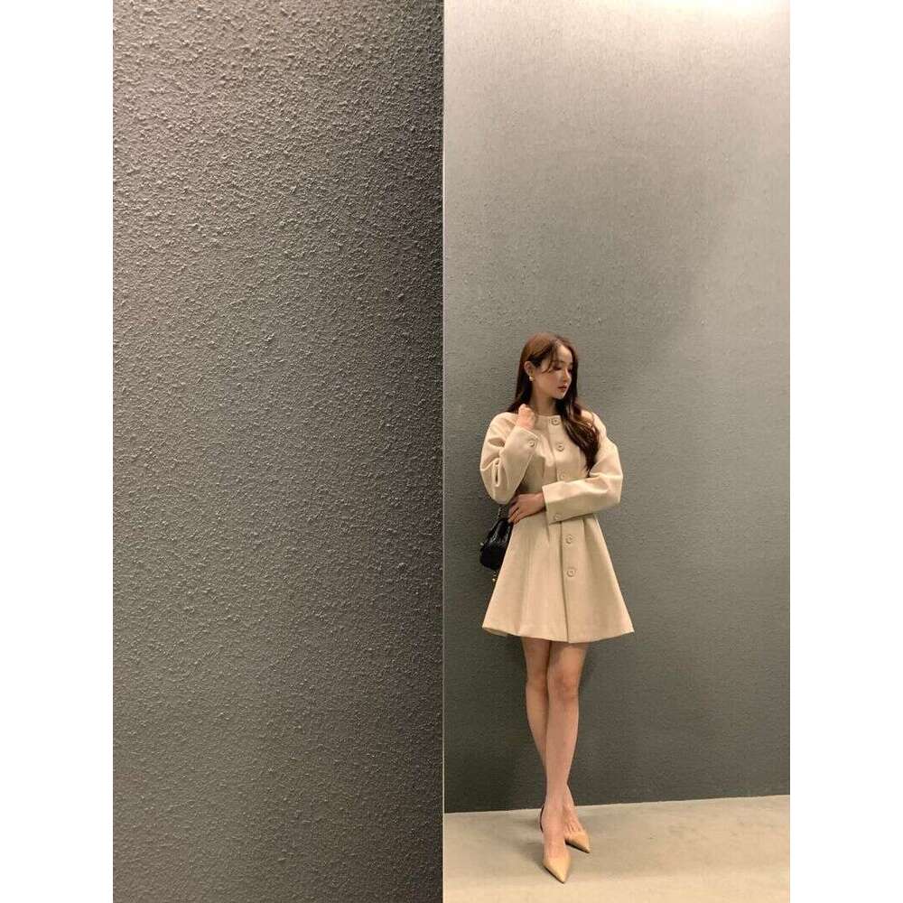 2025 Autumn Round Neck Single Breasted Pleated Waist Slimming Solid Color Long Sleeved Woolen Women's Coat