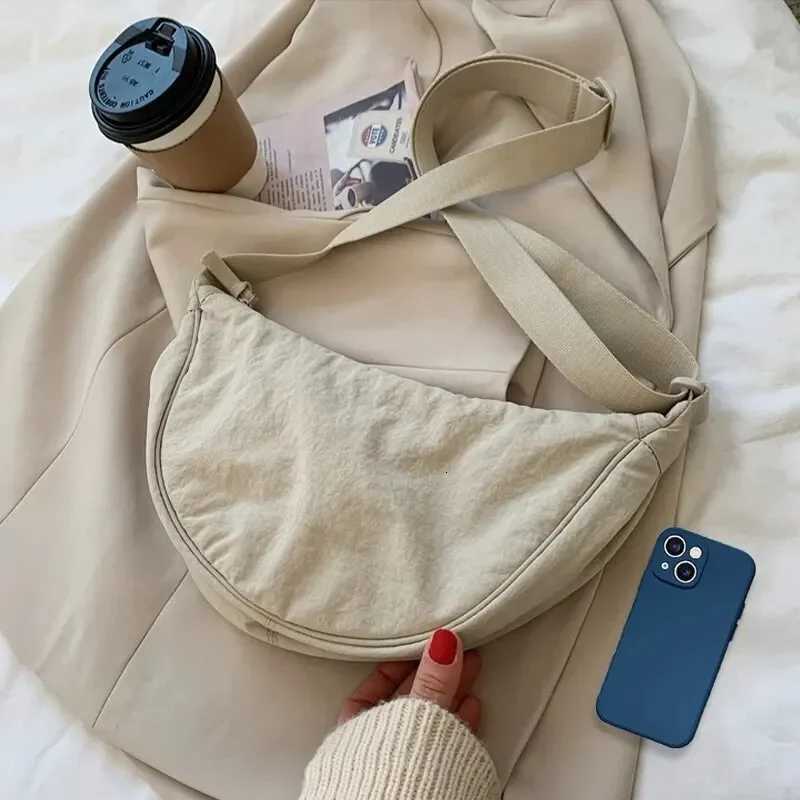 New Simple and Casual Solid Color Nylon Large Capacity Womens Dumpling Bag Shoulder Bag for Travel and Commuting G250729
