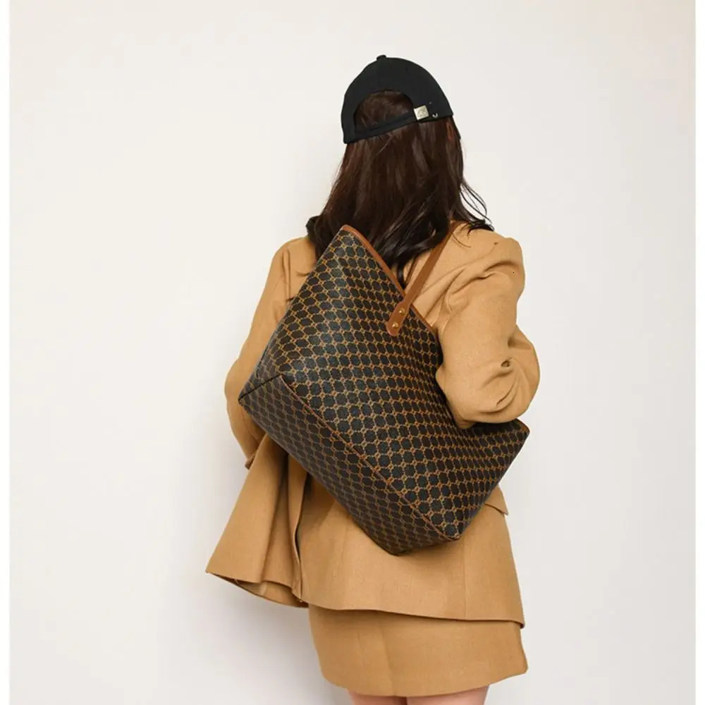 Fashion Women Handbags Classic Design Shoulder Bag Large Capacity Tote Ladies Casual Commuting 250731