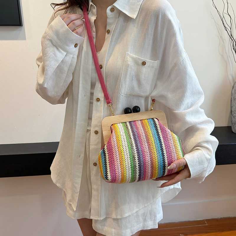 Summer Beach Straw Bag For Women Designer Cloud Bag 2024 New Wood Clip Purse Clutch Bag Shell Shoulder Crossbody Bags Fashion Y250730