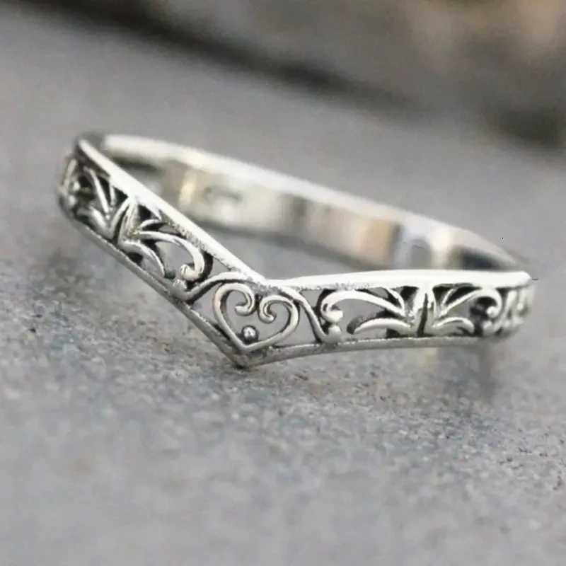 80 Delicate Hollow-out Design Ring Lady Versatile Exquisite Silver Color Finger Jewelry Graceful Low-key Daily Accessories y250730