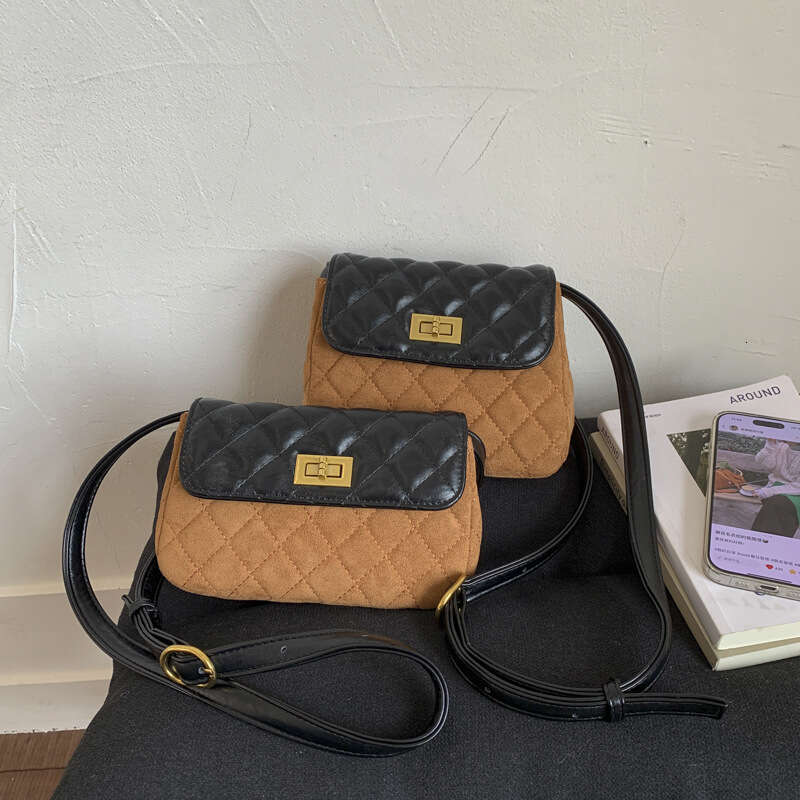 Lingge color blocked single shoulder crossbody bag with imitation leather velvet and PU leather sense flip cover bag, fashionable and versatile daily 