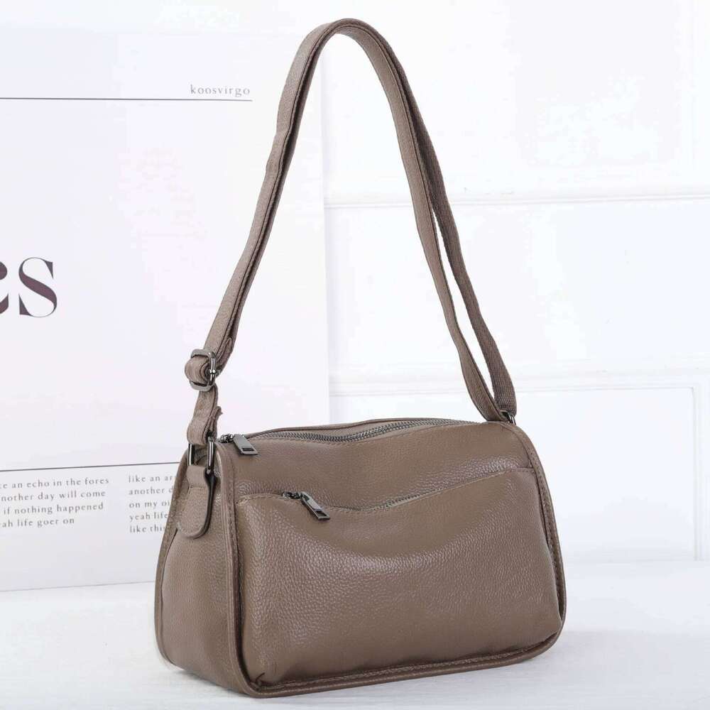 Women's Top-Grain Cowhide Leather Shoulder Bag Spacious Minimalist Crossbody for Effortless Commuting Tote with Adjustable Strap