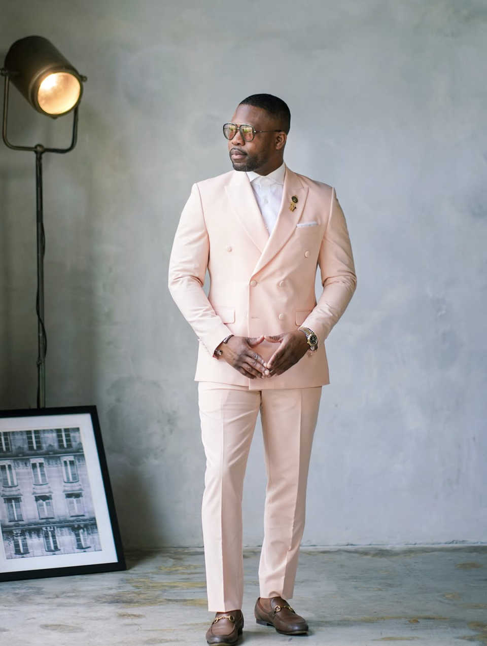 Handsome Pink Mens Tuxedos Peaked Lapel Double Breasted 2 Pieces Groom Dinner Party Male Prom Blazers Customized Coustome Homme