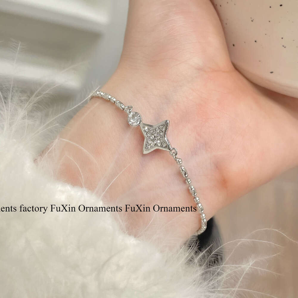 Korean Versatile Star for Women 2024 New Fashion Niche Light Exquisite Bracelet Minimalist Style High-end Feel 18d