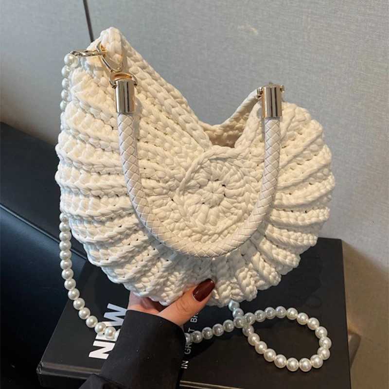 Hand-woven Shell Bag Women Seaside Conch Shell Messenger Shoulder Bag Exquisite Pearl Chain Fashion Holiday Shopping Bag Y250730