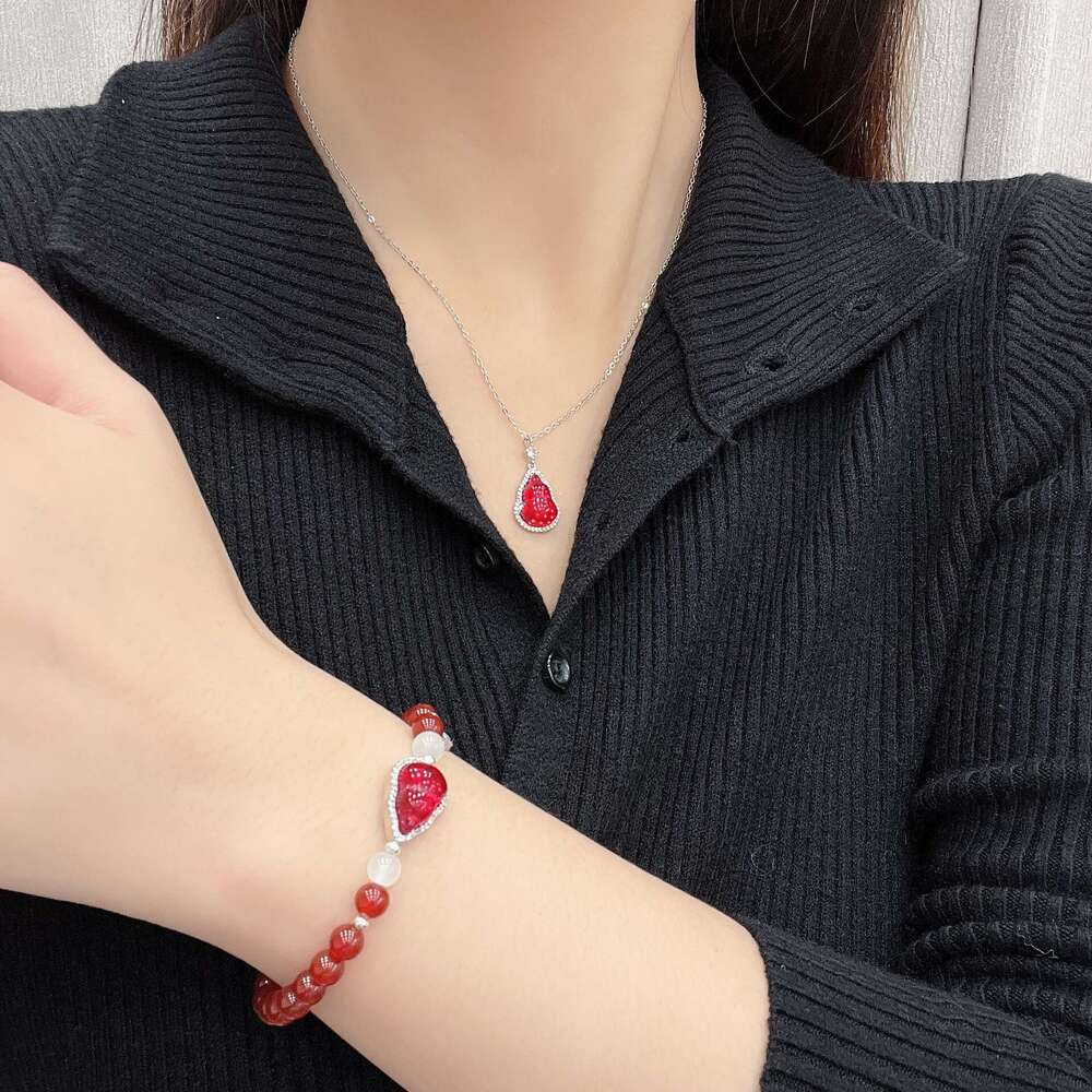 2024 New Niche Design Gourd Red Agate Pendant Long Necklace Bracelet Accessory High-end Sweater Chain c41