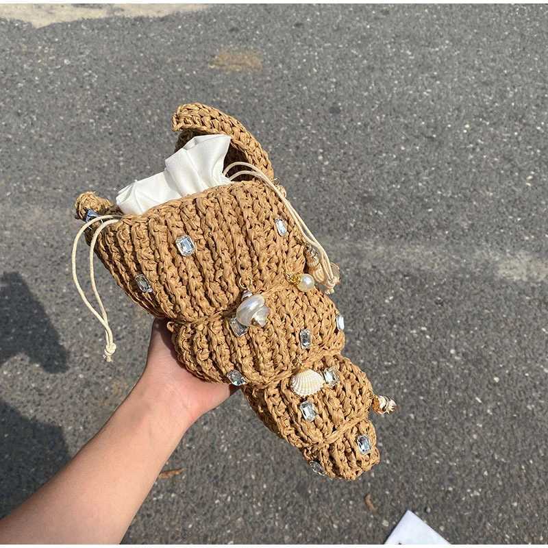 Hand-woven Shell Bag Women Seaside Conch Shell Messenger Shoulder Bag Exquisite Pearl Chain Fashion Holiday Shopping Bag Y250730