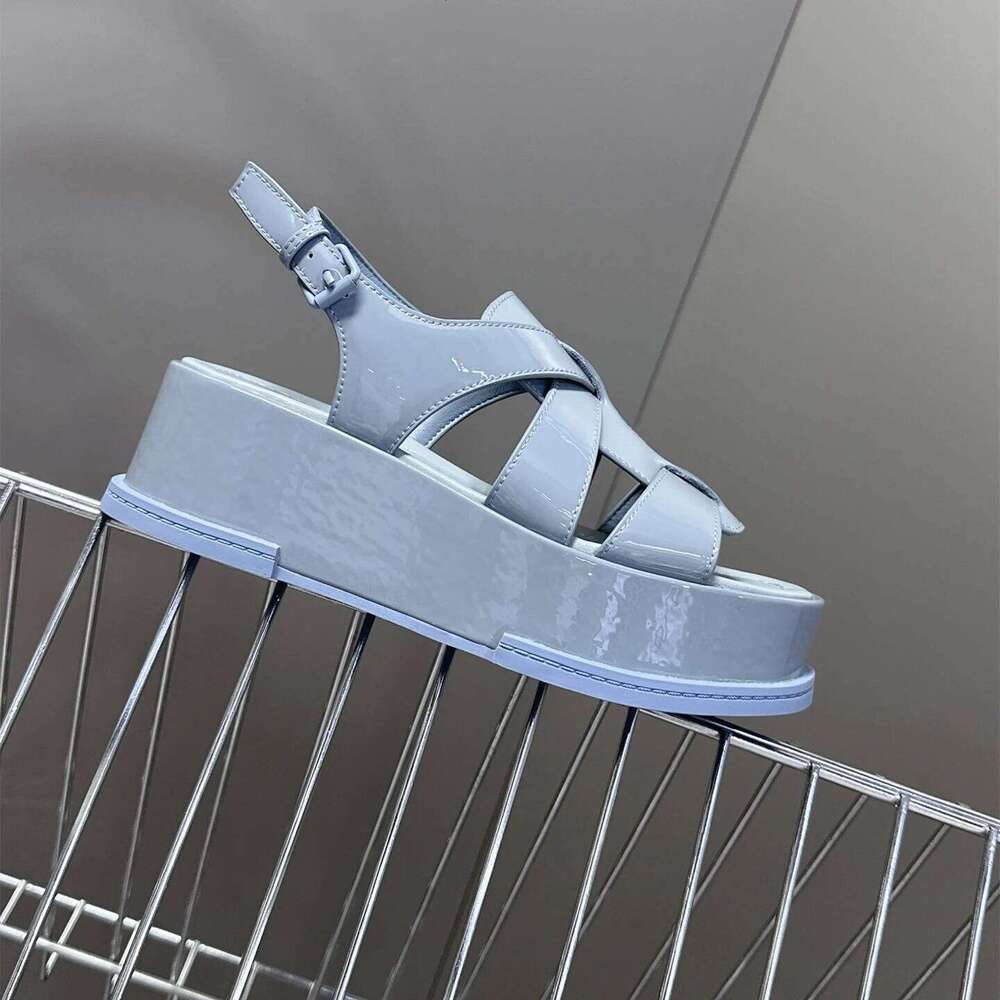 Women Genuine Leather Sandals Flat Platform Beach Flats Summer Solid Color Buckle Strap Designer Shoes Zapatillas De Mujer a64