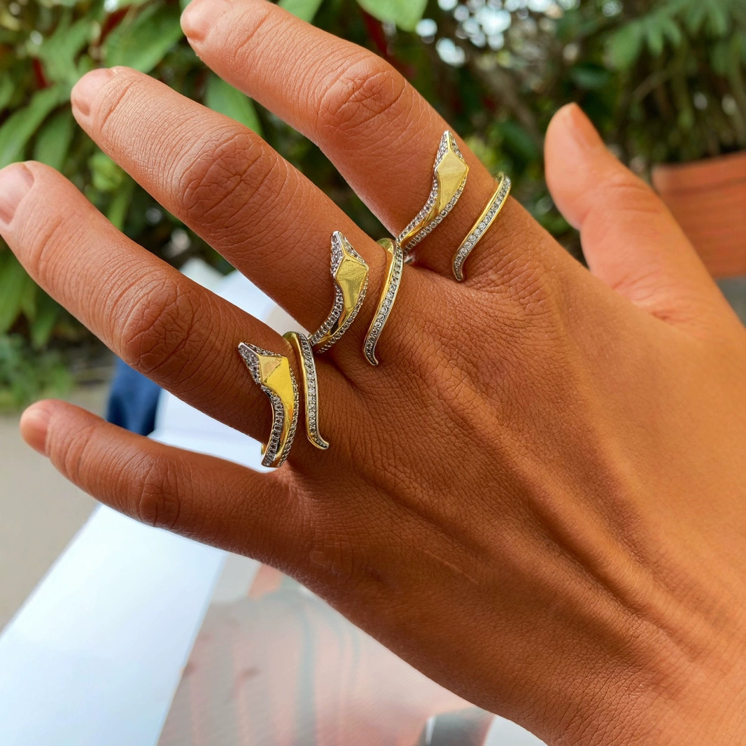 Designer Jewelry for Women 18K Gold Plated Simple Snake Shape Bangle + Ring Set for Women Personalized Zircon Stone Bracelet Rings Fashion Jewelry Par