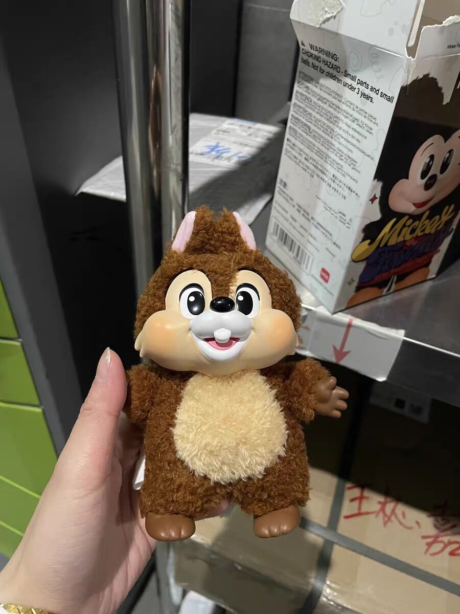 Disney New Genuine Disney Mickey Family Cute Together Keychain Series Blind Box Mickey Minnie Donald Duck Chip Dale Suprise Box Gift W250517