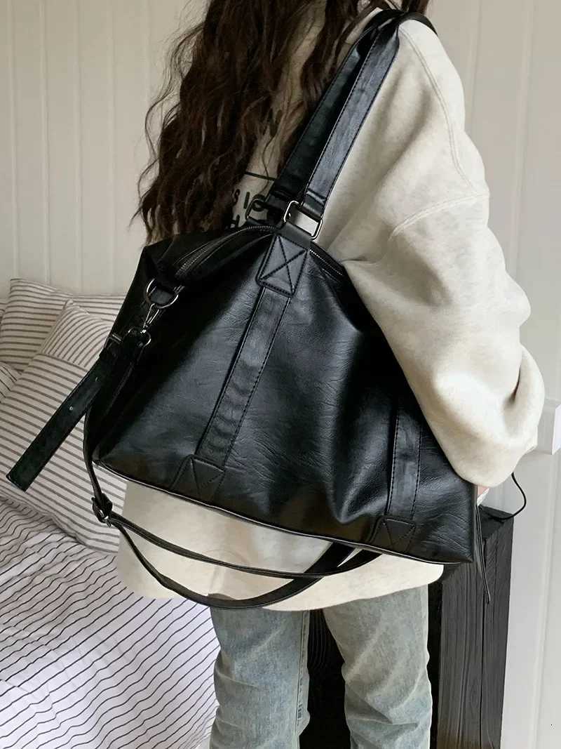 Large Capacity Black Shoulder Bags For Women Large Shopper Bag Solid Color Soft Leather Crossbody Handbags Lady Travel Tote bags Y250730