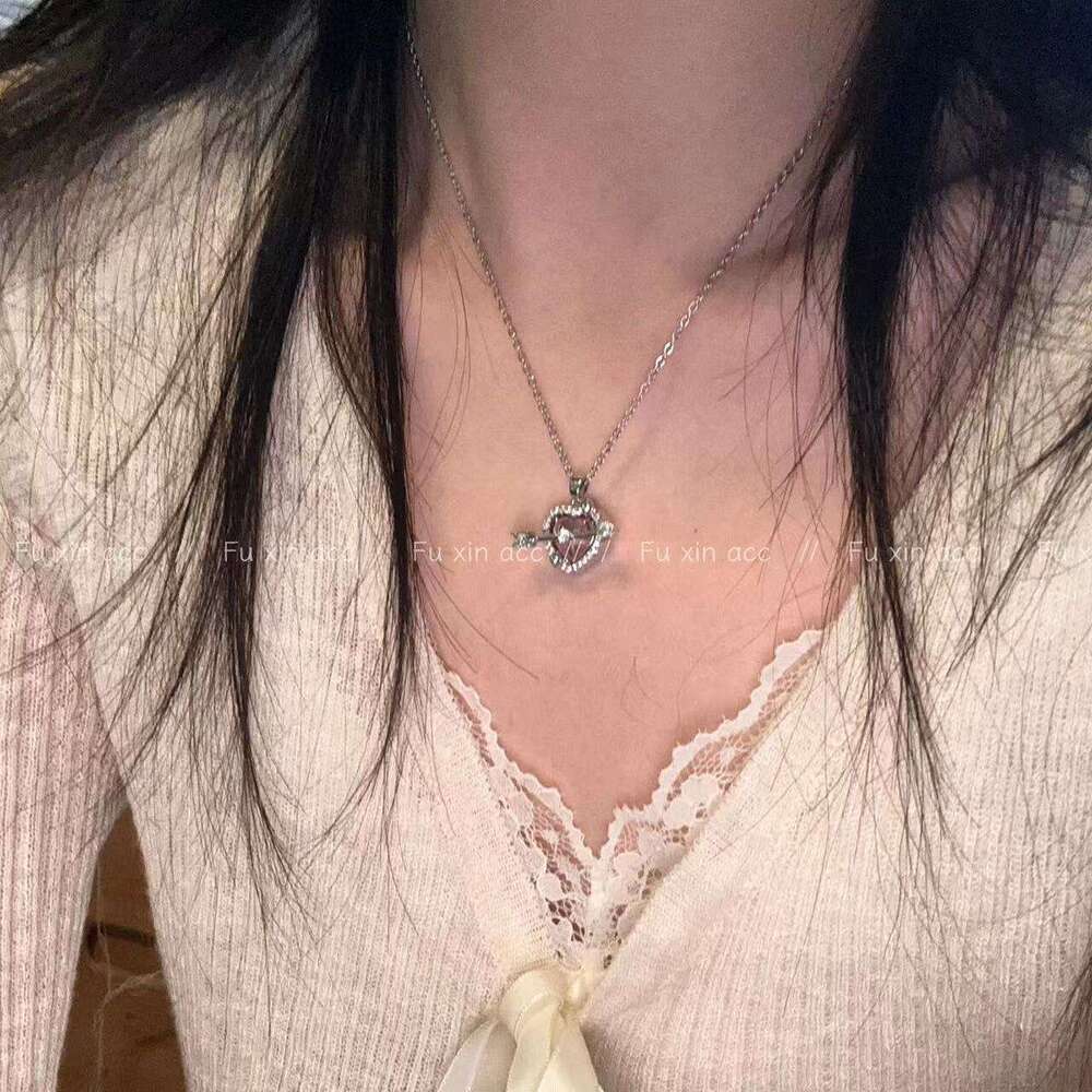Sweet Style Heart Pendant Necklace for Women, Light Niche Fashion Collarbone Chain with Zircon, Pure Desire Accessories 793