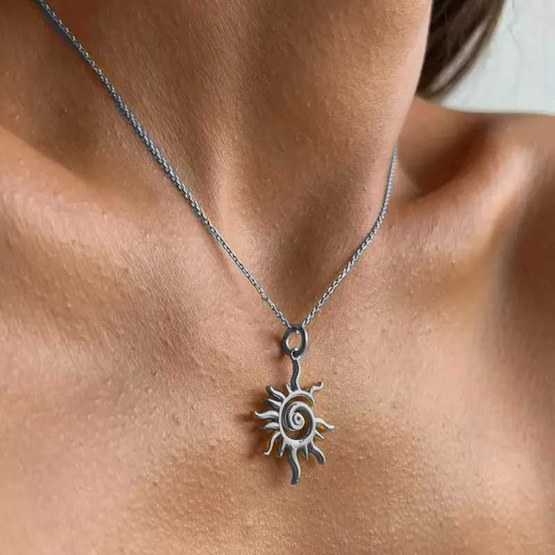 Vintage Gold Silver Plated Whirlpool Sun Necklace For Women Irregular Geometric Pendants Necklaces Jewelry Z250731 Z250910