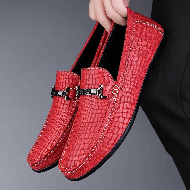 Summer Genuine Leather Men Loafers Breathable Flats Mens Casual Shoes Lightweight Driving Shoes Red Wedding Shoes Y250730