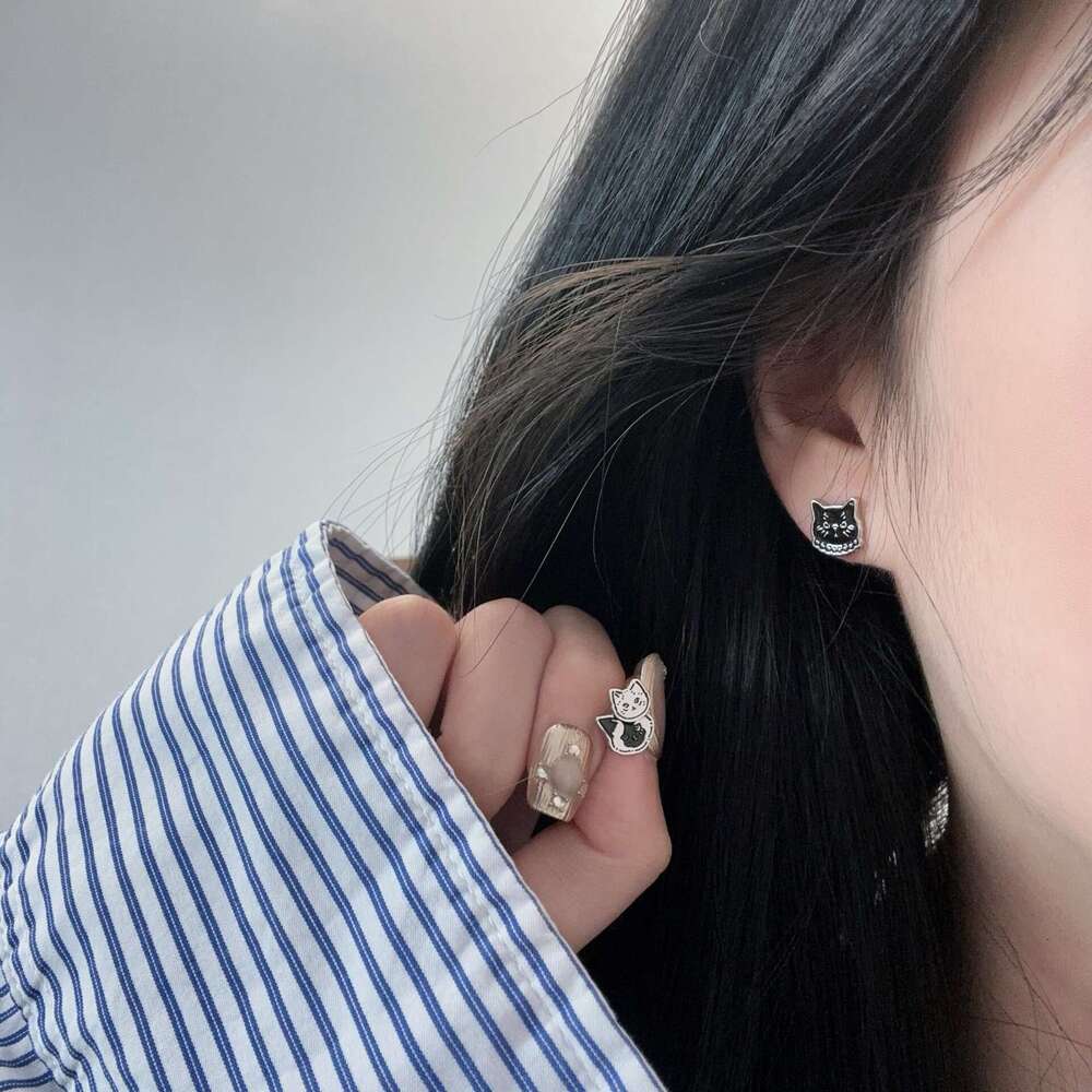 Asymmetric Cute Cartoon Cat Earrings for Women, Light , High-end, Elegant, and Stylish Earrings, 2024 New Model 20e