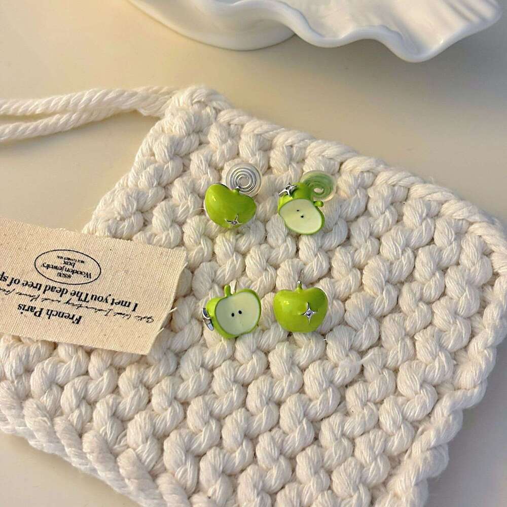 Cute Design Asymmetric Green Apple Earrings Clips Fresh Sweet Niche Trend Commuting Versatile Ear Accessories a4d