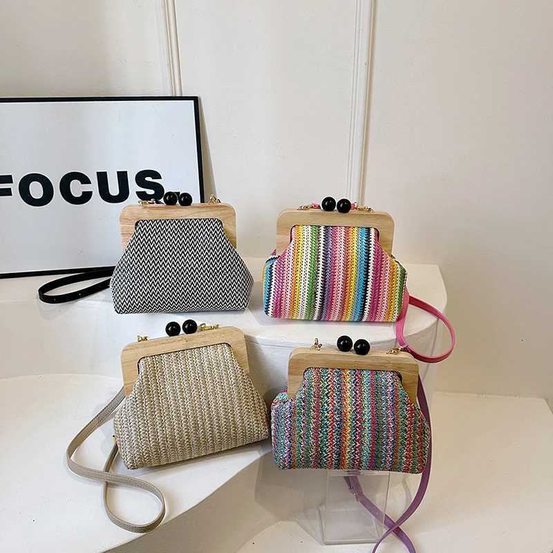 Summer Beach Straw Bag For Women Designer Cloud Bag 2024 New Wood Clip Purse Clutch Bag Shell Shoulder Crossbody Bags Fashion Y250730