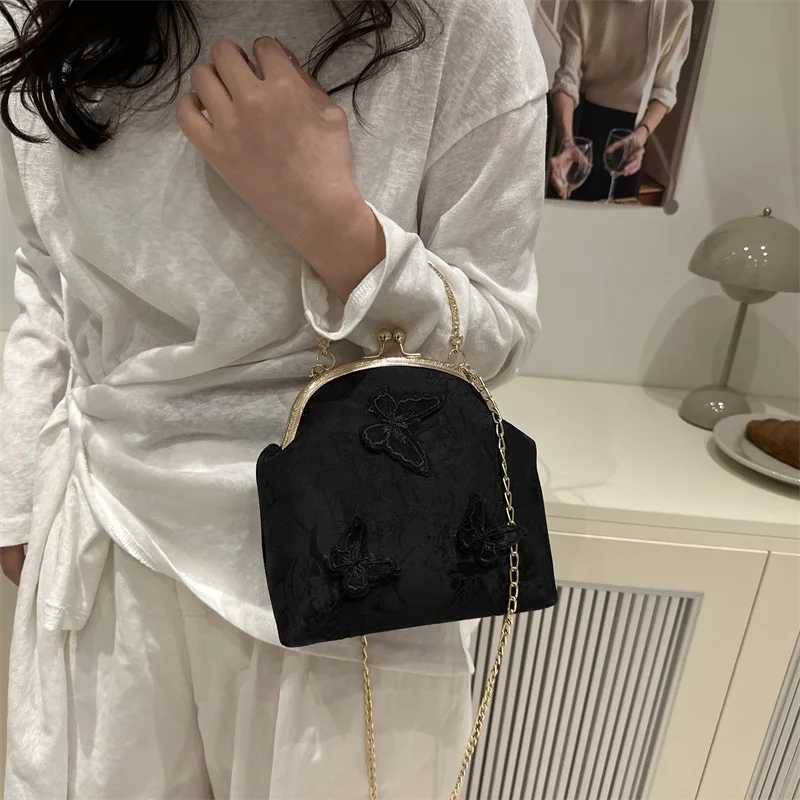Chinese Style Butterfly Embroidery Womens Shoulder Bags Dinner Party Ladies Chain Crossbody Bag Elegant Simple Female Handbags Y250730