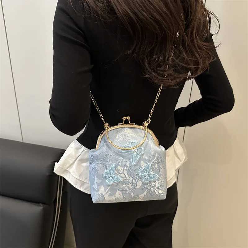 Chinese Style Butterfly Embroidery Womens Shoulder Bags Dinner Party Ladies Chain Crossbody Bag Elegant Simple Female Handbags Y250730