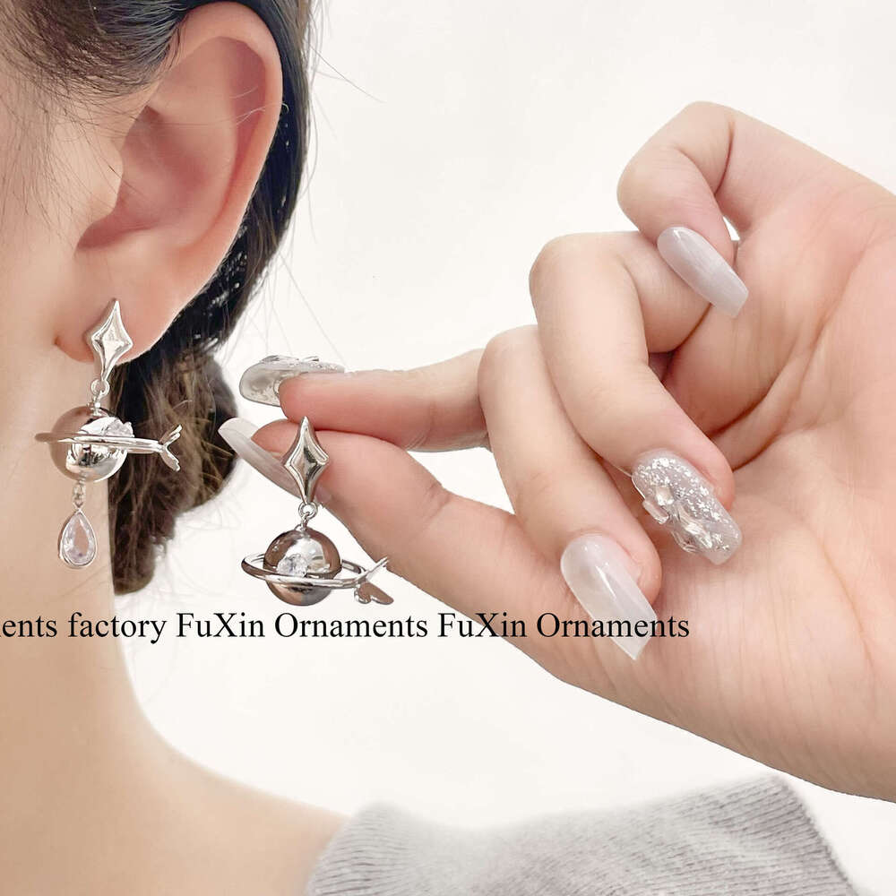 Unique Niche Trendy Sweet Cool Style Circular Planet Butterfly AB Light High-end Design Asymmetric Earrings for Women d96