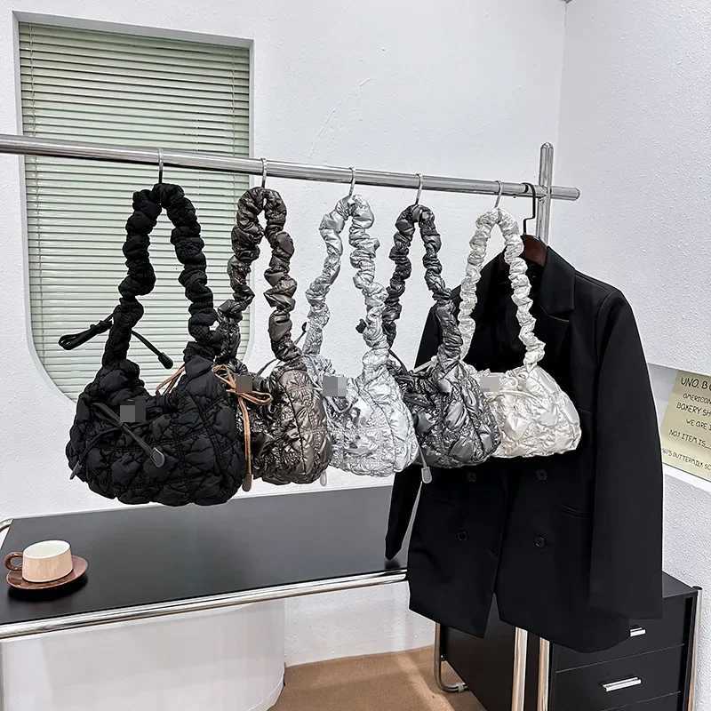 Vintage Crossbody Bags For Women Korean Niche Design Pleated Cloud Bags Large Capacity Commuter Travel Shopper Handbags Y250730