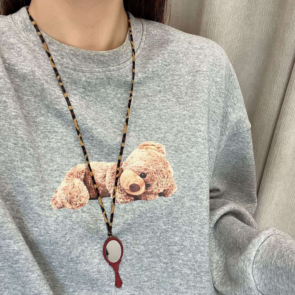 Red Hollow Flower Heart Necklace for Women Autumn Winter 2024 New Korean Style Sweatshirt Fashion High-end Sweater Chain 7b2